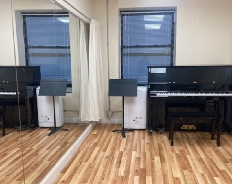 4thFL/Studio 7 - 17' X 12' - $21/hr